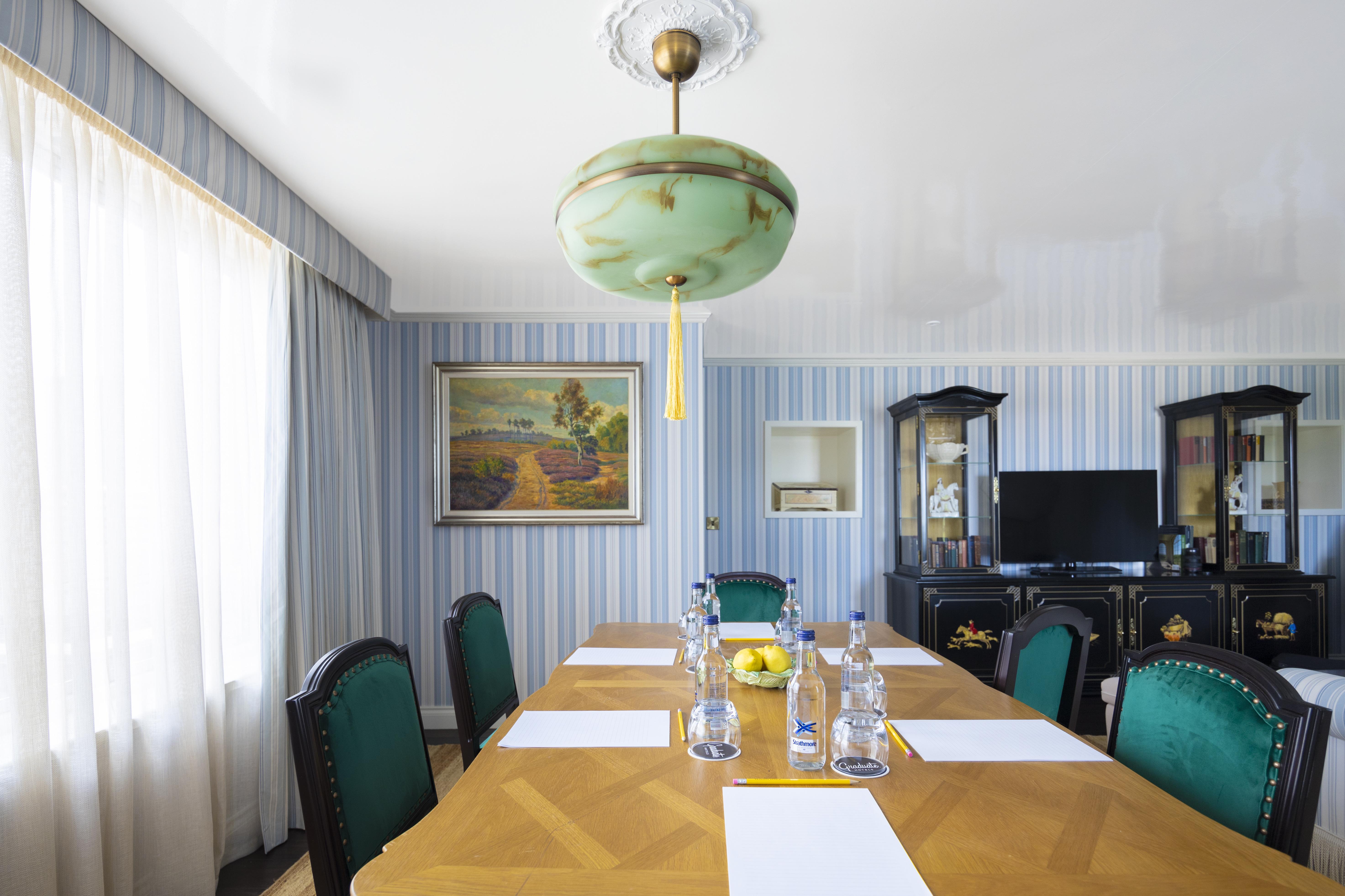Graduate By Hilton Cambridge Hotel Екстериор снимка
